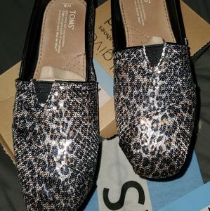 Tom's leopard glitter size 9